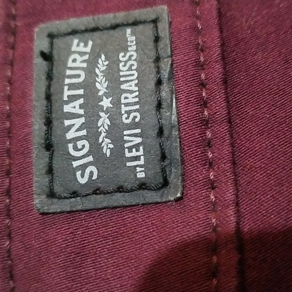 LEVI STRAUSS & Co Signature brand jeans. - Picture 11 of 16
